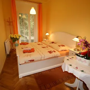 No. 12 Tržiště 29 Karlovy Vary